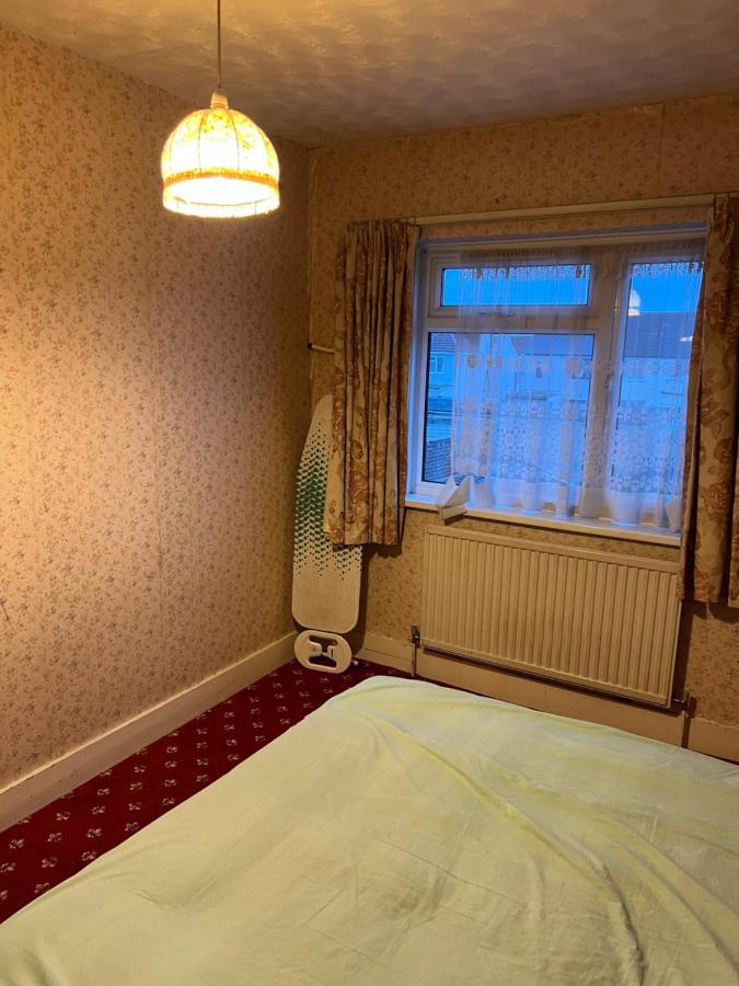 Whitby Road House Apartment Canvey Island Exterior foto