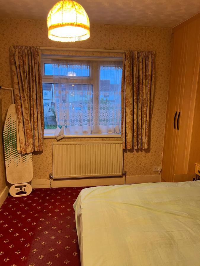 Whitby Road House Apartment Canvey Island Exterior foto